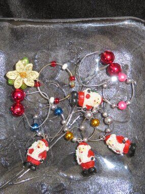 Set 7 Vintage Wine Charms Xmas Theme (K796)